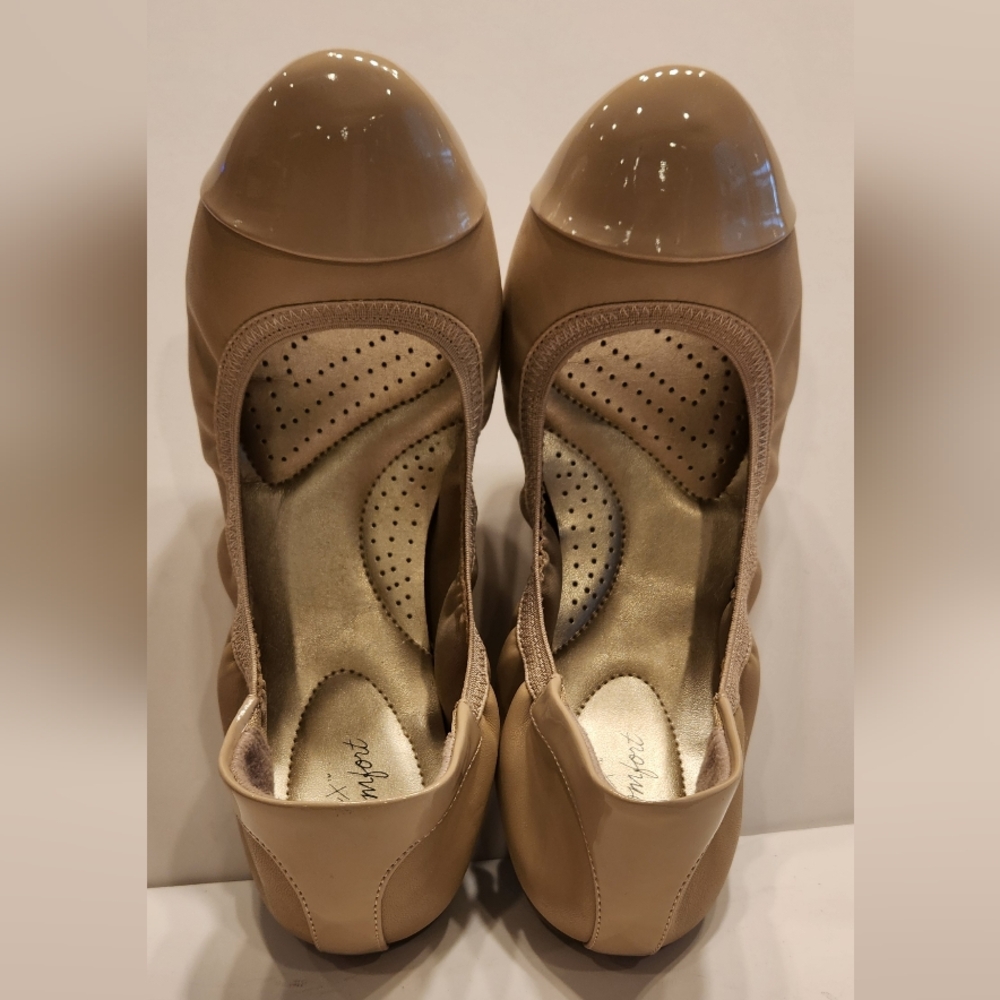 Dexflex Comfort Claire Scrunch Ballet Flats Nude Women's Shoes Size 11 Wide